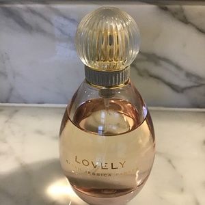 Sarah Jessica Parker Lovely Perfume